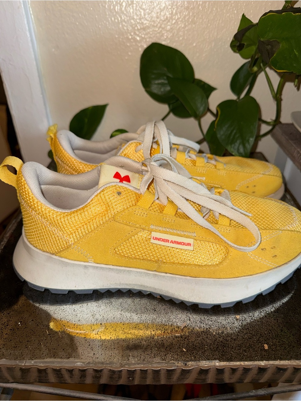 Under Armour Yellow Suede Mesh Trail Sneakers Women’s 8.5 Mustard Running Shoes